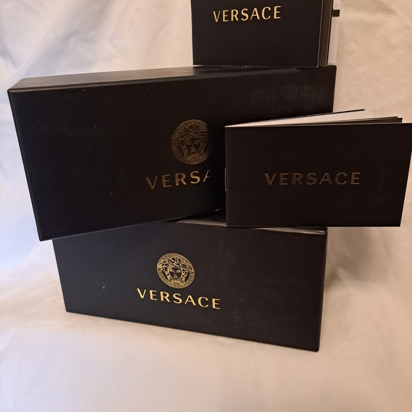 Versace Black and Gold Box Set - Picture 10 of 10